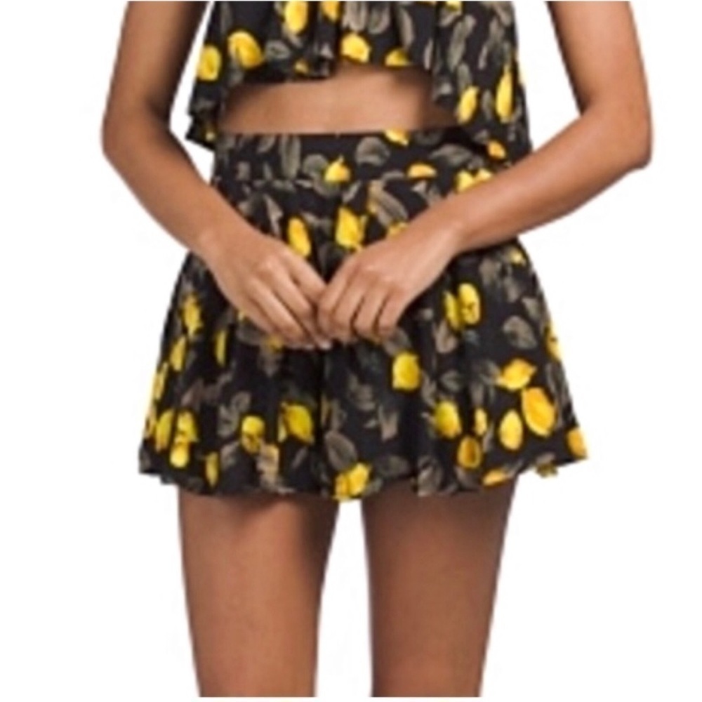 L'Atiste‎ Amy Lemon Print Skort Black Yellow Floral Mini Shorts Size M